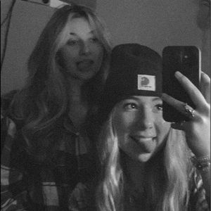 Meet your Posher, Ella